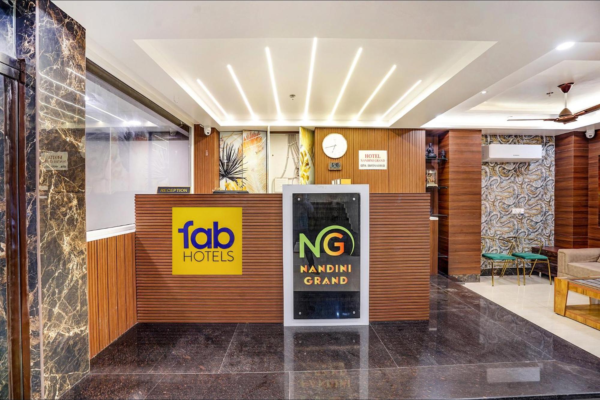 Fabhotel Nandini Grand Kakarmatha Buitenkant foto